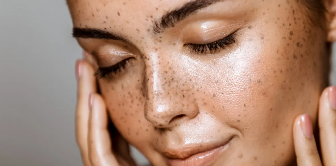 Detox & Hydrate Skincare Duo- A salon-level detox and hydration treatment that delivers visible results from the first use.